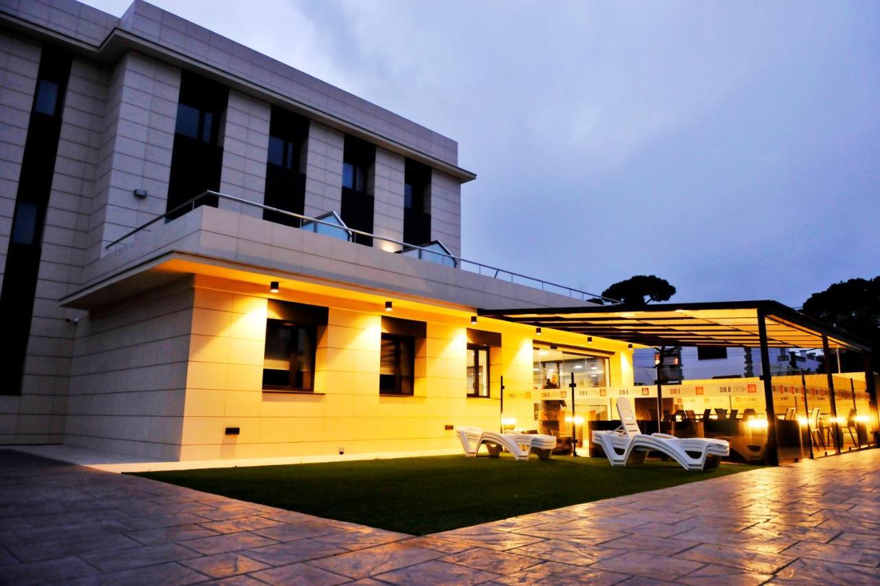 6 Bis Hotel Castelldefels Exterior photo