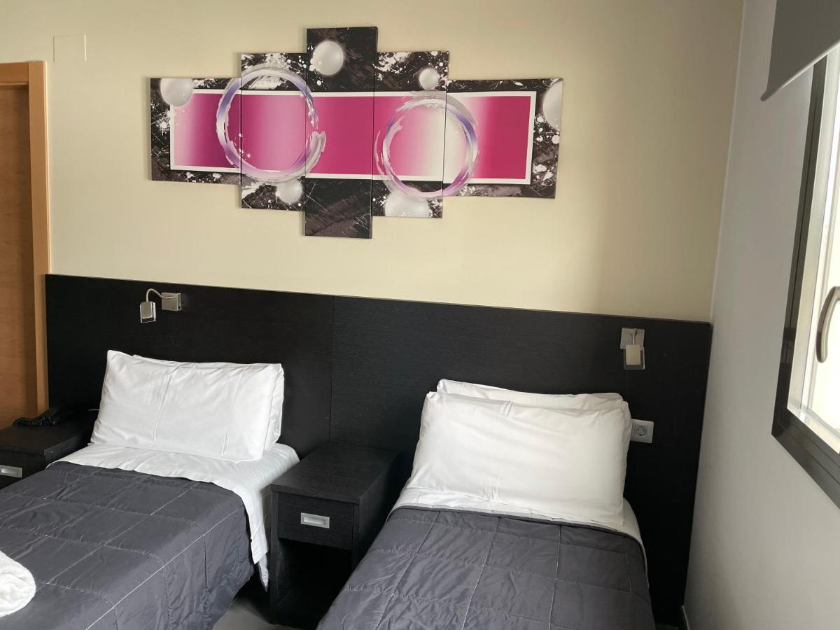 6 Bis Hotel Castelldefels Exterior photo
