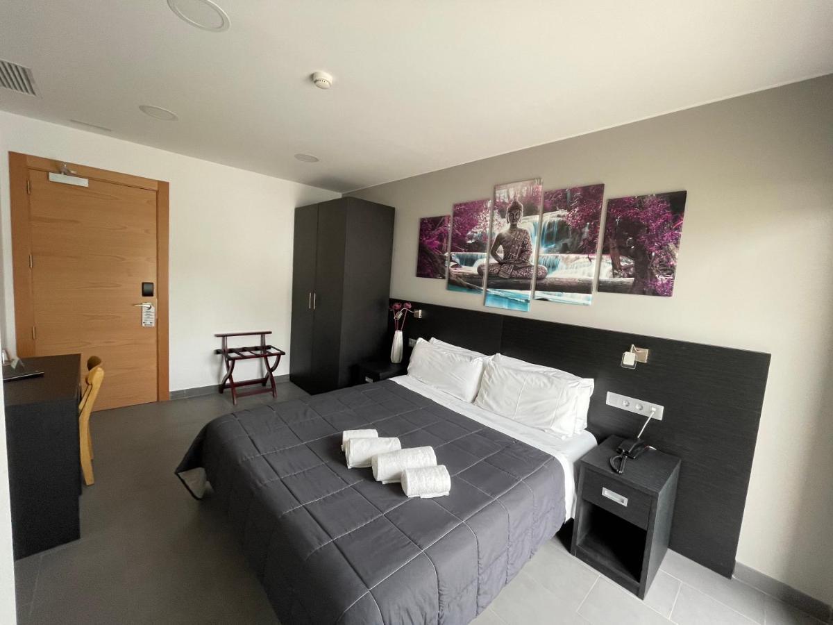 6 Bis Hotel Castelldefels Exterior photo