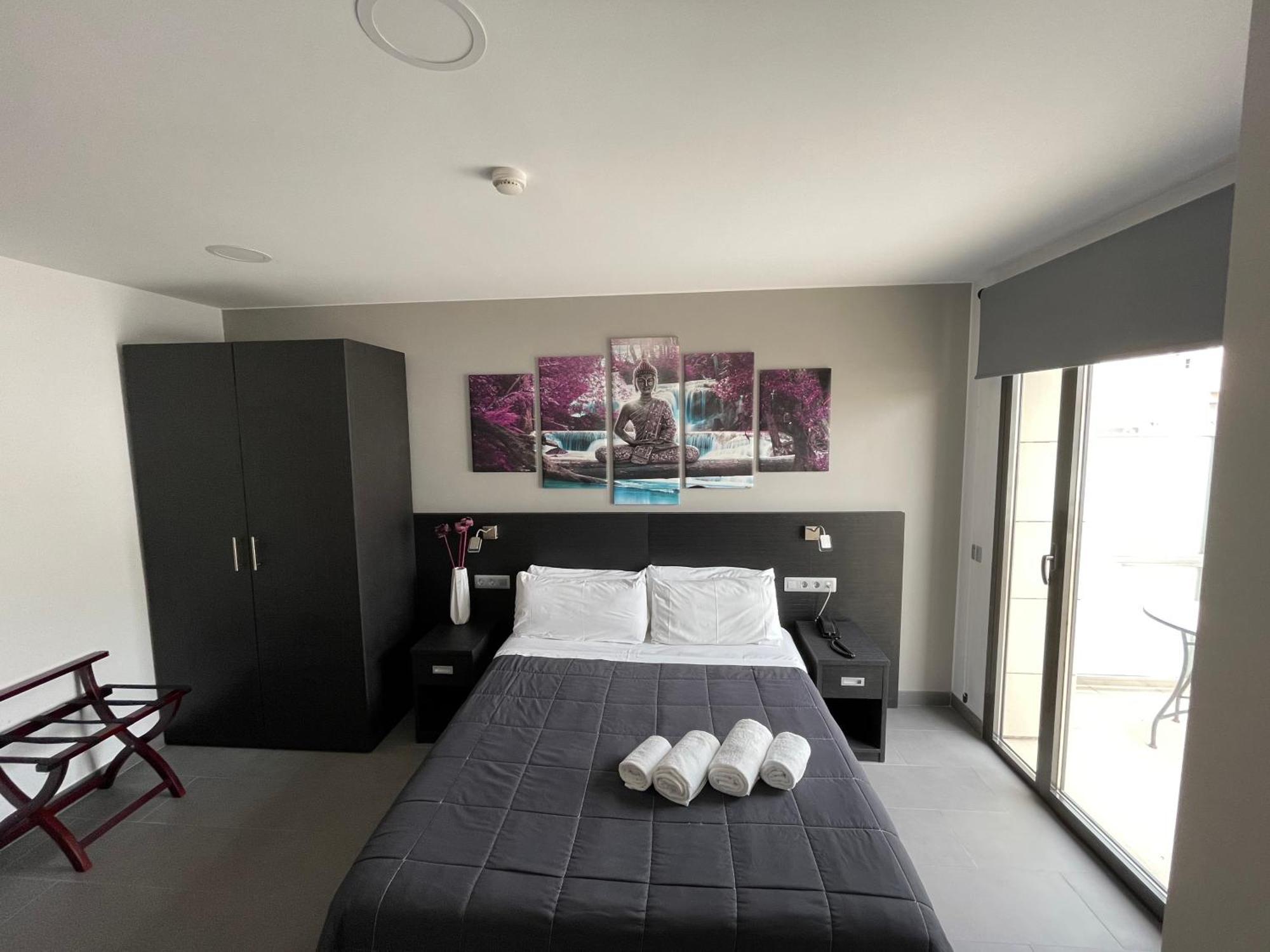 6 Bis Hotel Castelldefels Exterior photo